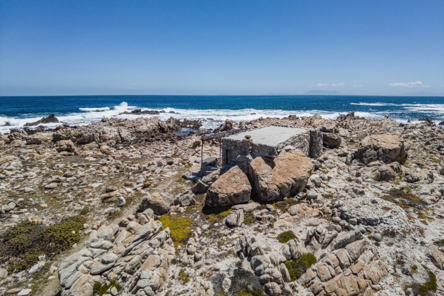 8 Bedroom Property for Sale in Pringle Bay Western Cape